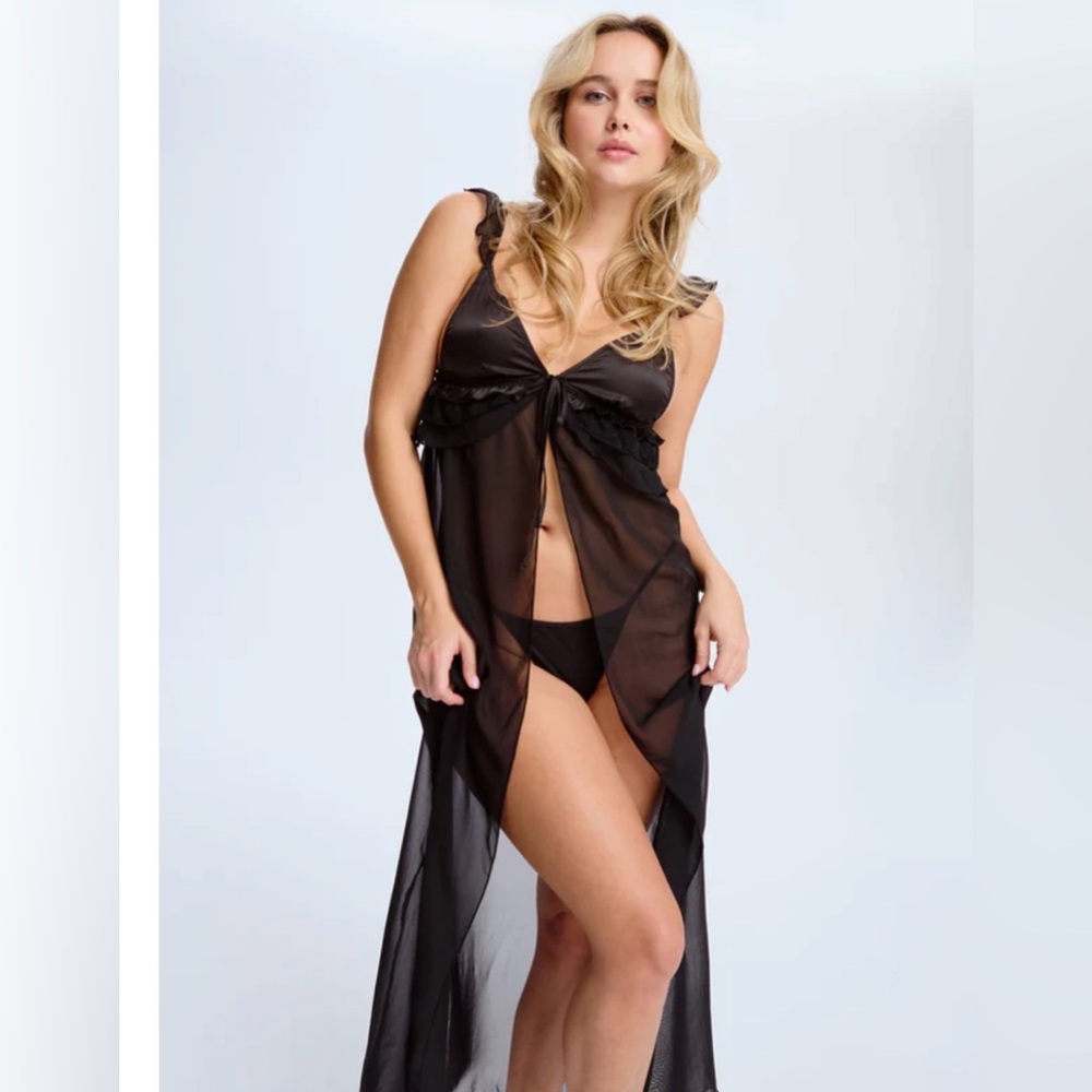 BNWT Marilou x Blush Black Maxi Dress